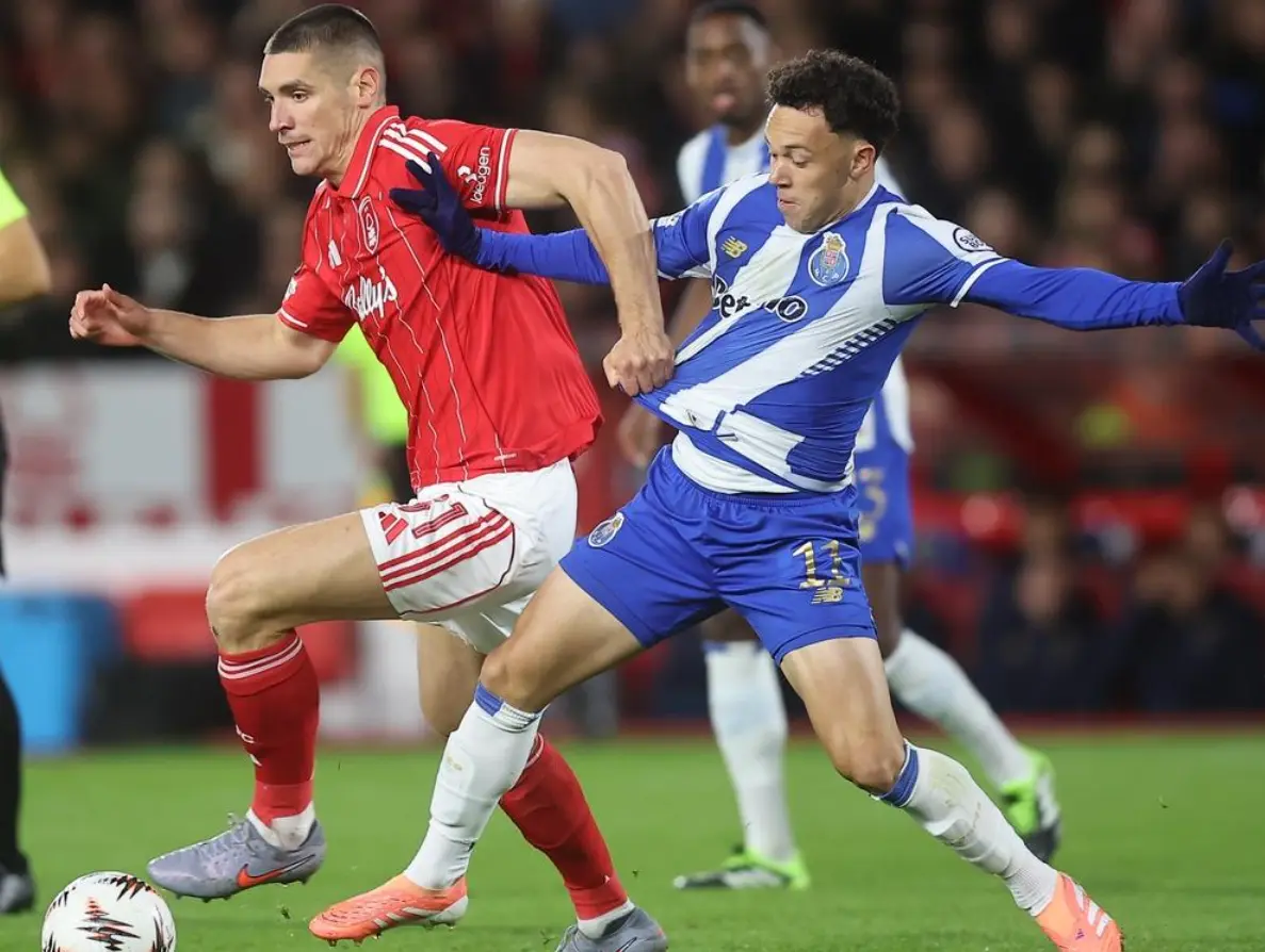 和佩佩组成, 更少一些