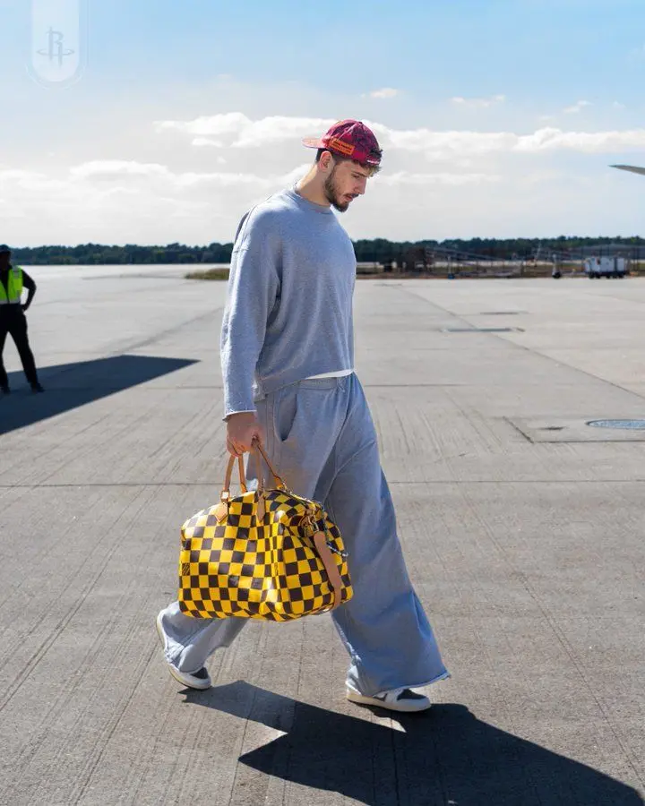 奥科吉提供, 战鹈鹕